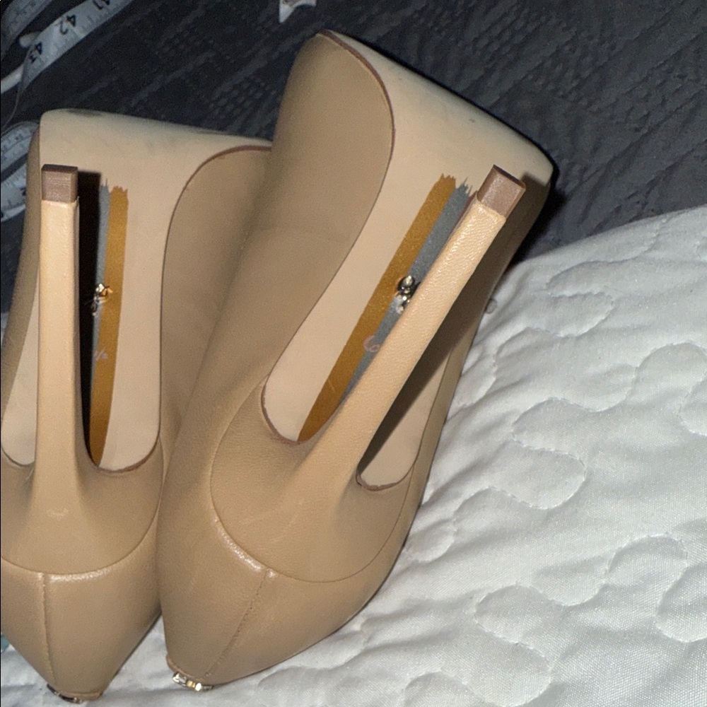 Tan Women's Shoes - Picture 5 of 6